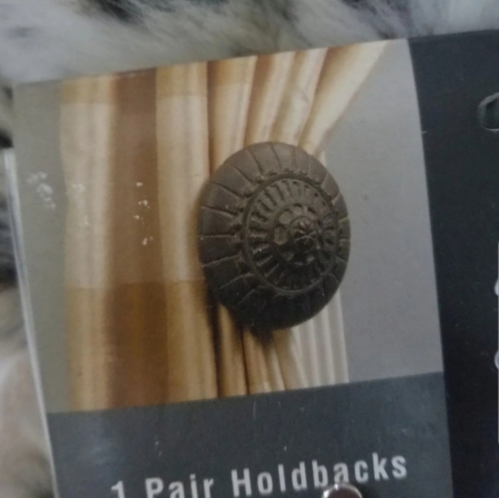 Nwt Drapery / curtain holdbacks 1 pair